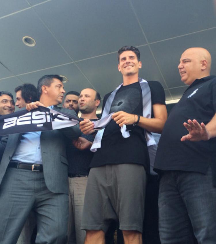 Mario Gomez İstanbul'a geldi