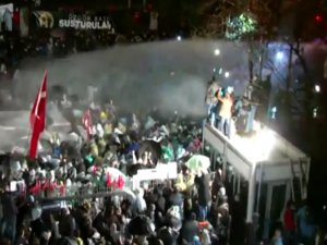 Polis Zaman okurlarına müdahale etti