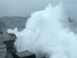 Meteoroloji'den şiddetli rüzgar uyarısı