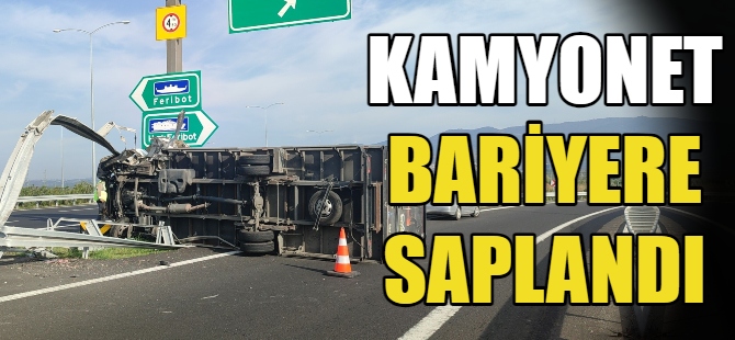 Kamyonet bariyere saplandı