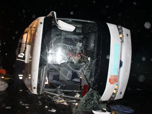 Öğrencileri taşıyan otobüs kaza yaptı: 14 ölü