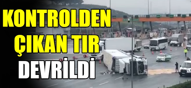 Kontrolden çıkan tır devrildi