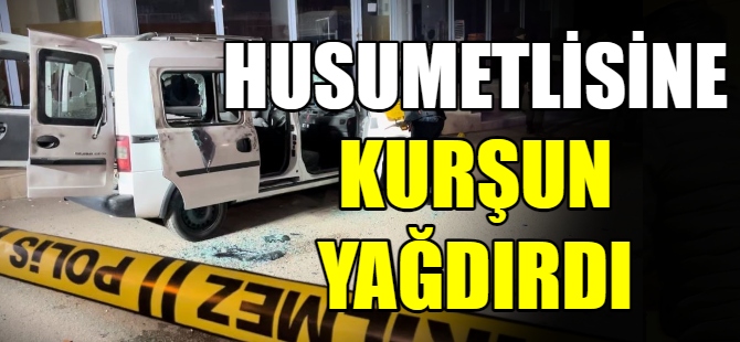 Kurşun yağdırılan otomobilden sağ çıktılar