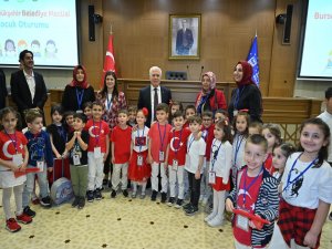 Bursa Büyükşehir'de söz hakkı çocukların