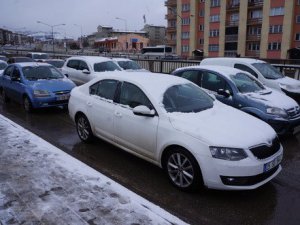 Erzurum'da mart kapıdan baktırmaya devam ediyor