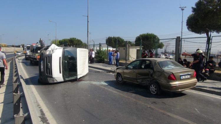 Zeytinburnu'nda kaza: 1 ölü, 2 yaralı