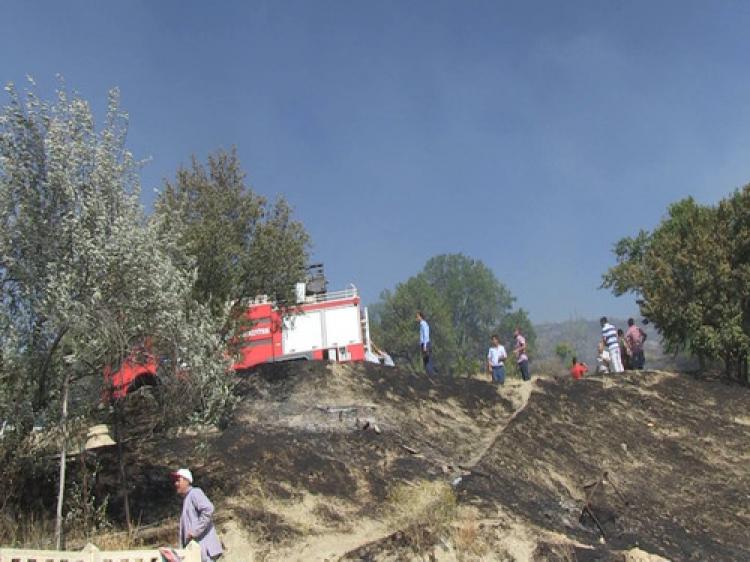 Elazığ'da farklı bölgelerde çıkan yangında çok sayıda ev yandı