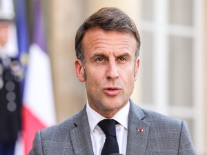 Macron'dan “iç savaş” uyarısı