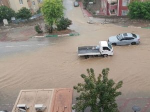 Bursa'da yağmur, hayatı felç etti