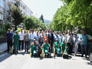 Bursa'da el ele temizlik