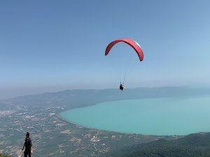 İznik Gölü turkuaza büründü