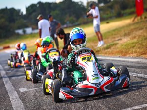 Kartingte nefes kesen mücadele