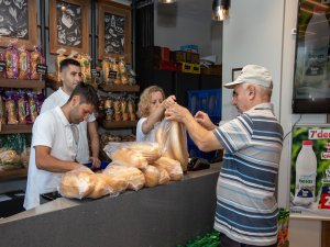 İhtiyaç sahiplerine ücretsiz ekmek