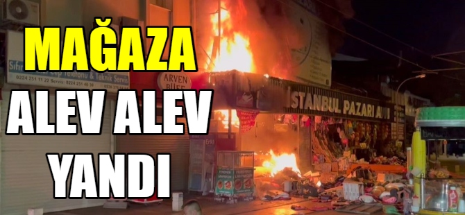 Hediyelik eşya mağazası alev alev yandı