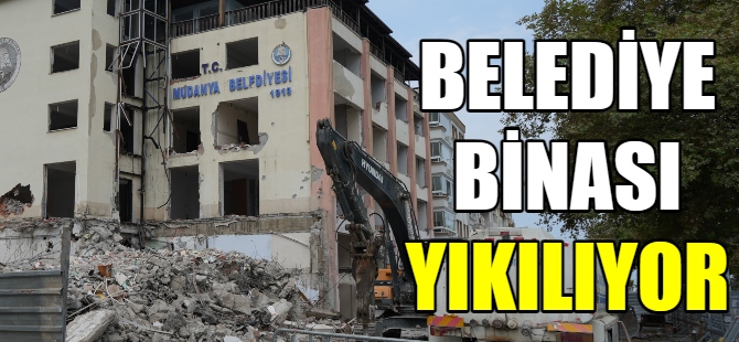 Mudanya belediye binası yıkılıyor