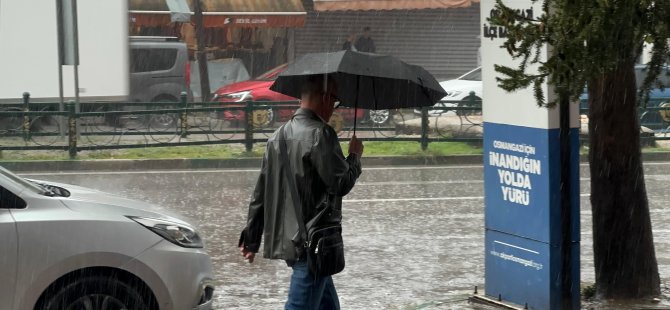 Bursa güne sağanakla başladı