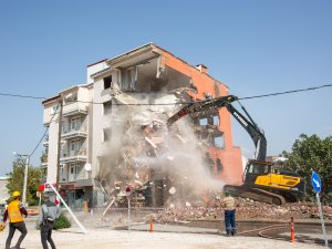 Bursa’da ulaşımı rahatlatacak yıkım