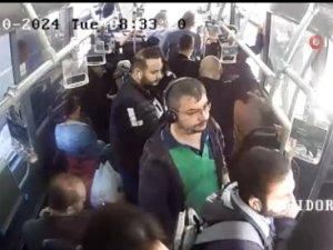 Metrobüste doğum yaptı