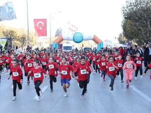 Nilüfer'de Cumhuriyet coşkusu koşu ile başladı