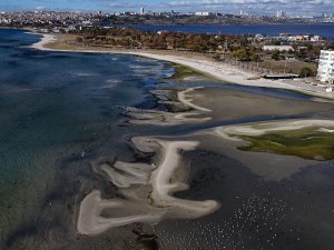 İstanbul’da deniz suyu çekildi