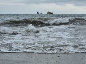 Poyraz Marmara'da ulaşımı durdurdu