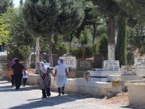 Belediye borcuna karşılık mezarlık verdi!