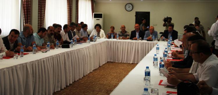 CHP heyeti Diyarbakır’da sivil toplum kuruluşlarının başkanlarıyla görüştü