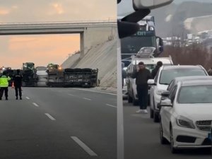 Bursa'da tanker devrildi, otoban trafiğe kapandı