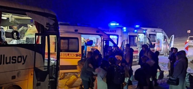 Yolcu otobüsü kaza yaptı! 2’si çocuk 14 yaralı