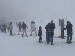 Uludağ'da kayak pistleri doldu taştı