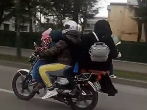 Bursa'da motosiklete 6 kişi bindiler