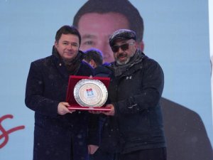 Uludağ'da genç kayakçılar piste çıktı