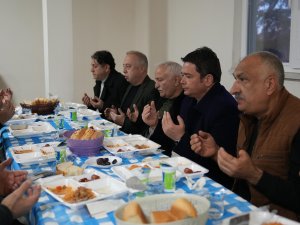 Başkan Erkan Aydın vatandaşlarla iftar yaptı