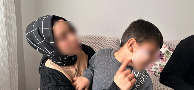 Gözü dönmüş veli okulda çocuk dövdü!