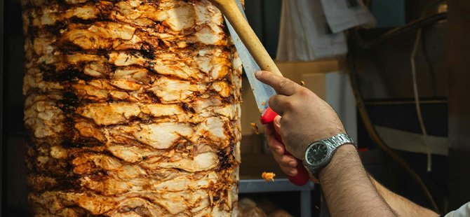 'Tavuk döner' kabusu şimdi de o ile sıçradı! 400 kişi hastanelik oldu