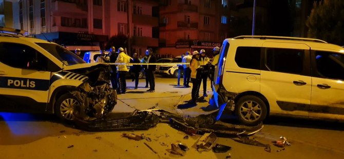Bursa'da kaza: 2 polis memuru yaralandı