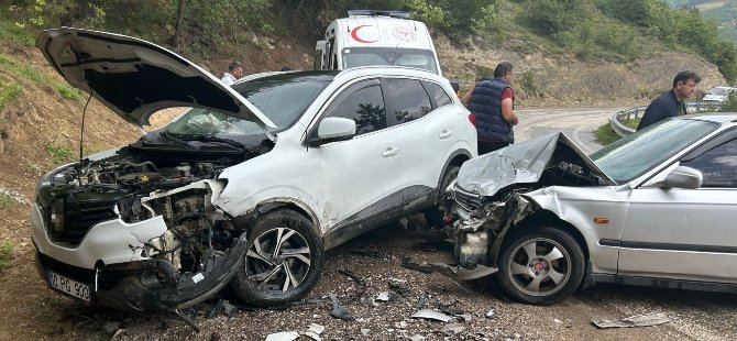 Otomobil ile cip çarpıştı: 3 yaralı