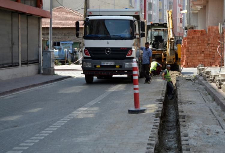 Havza’da doğal gaz hattı döşeme çalışmaları devam ediyor