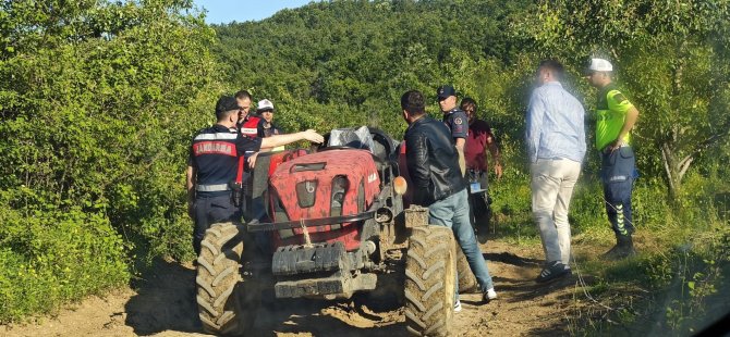 Babasının kullandığı traktörün altında kaldı