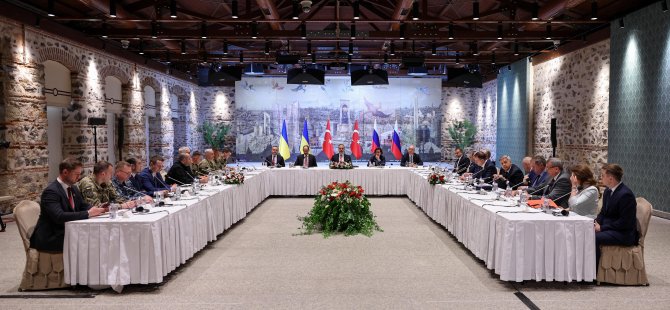 Rus ve Ukrayna heyetleri Çırağan Sarayı'na geldi