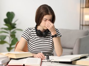 Dikkat! Sınav stresi görme problemine neden oluyor