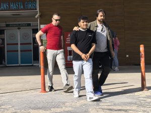 Arkadaşını bıçakladı