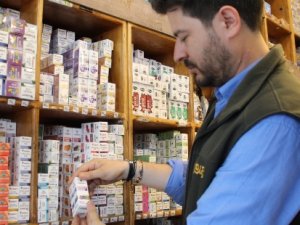 Vatandaşlar keneye karşı aktarda çözüm arıyor
