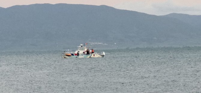 Arap turist İznik Gölü'nde mahsur kaldı