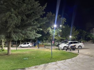 Deprem korkusuyla geceyi sokakta geçirdiler