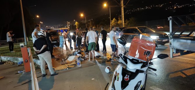 Otomobil motosiklete çarptı: 3 yaralı