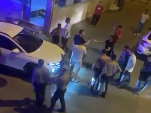Polis memurlarına çarparak kaçtı.