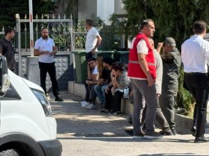 Adli Tıp önünde ailelerin acı bekleyişi sürüyor