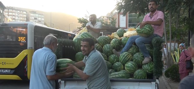 20 ton karpuz dakikalar içinde tükendi