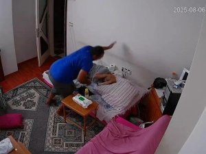 Yatalak annesini döverek komaya soktu! O doktor hakkında flaş gelişme